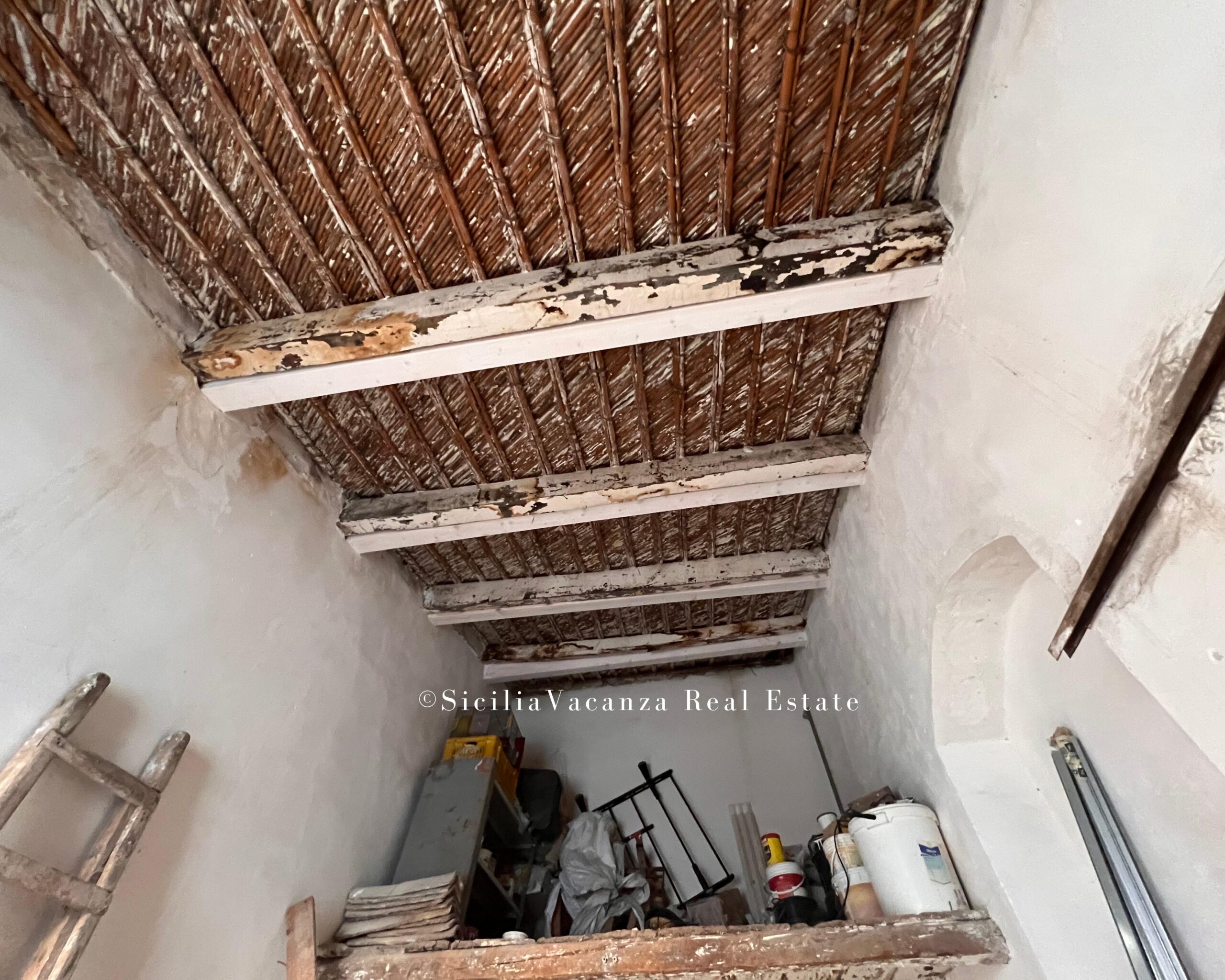 Garage 18 mq in centro Avola Real Estate in Sicily Agenzia